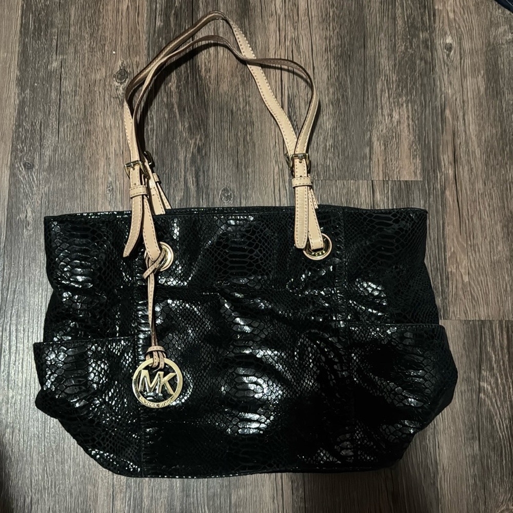 MK TOTE